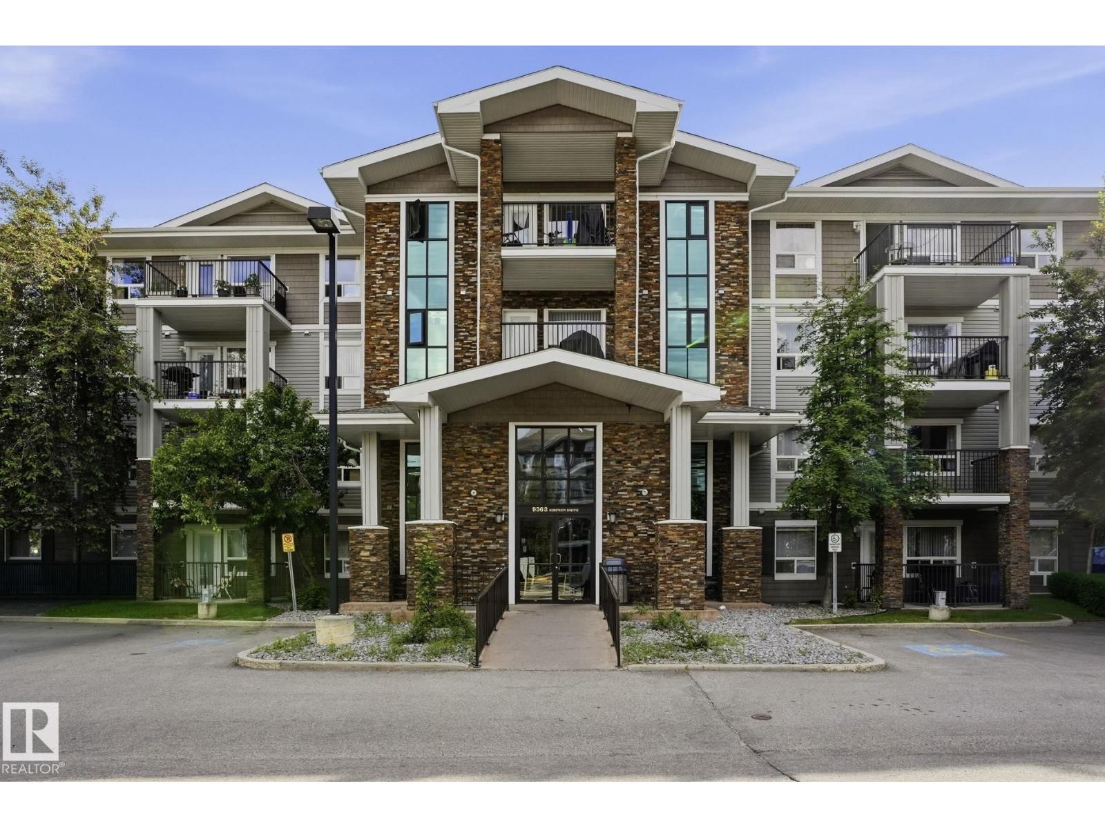 1223 Simpson Dr, Edmonton, Alberta T6R 0N2
