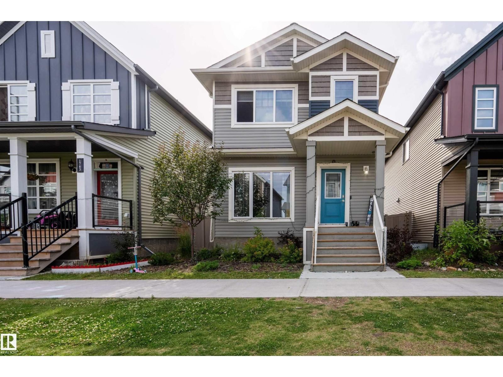 1767 26A ST, Edmonton, Alberta T6T 2H8
