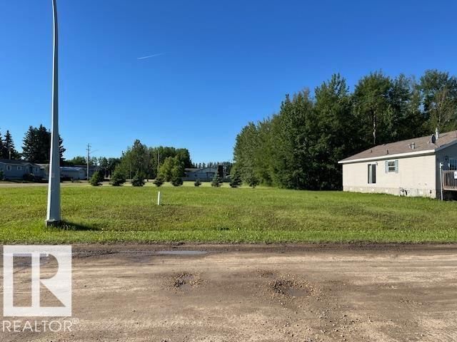 2 Woodbend CR, Warburg, Alberta T4L 2L5