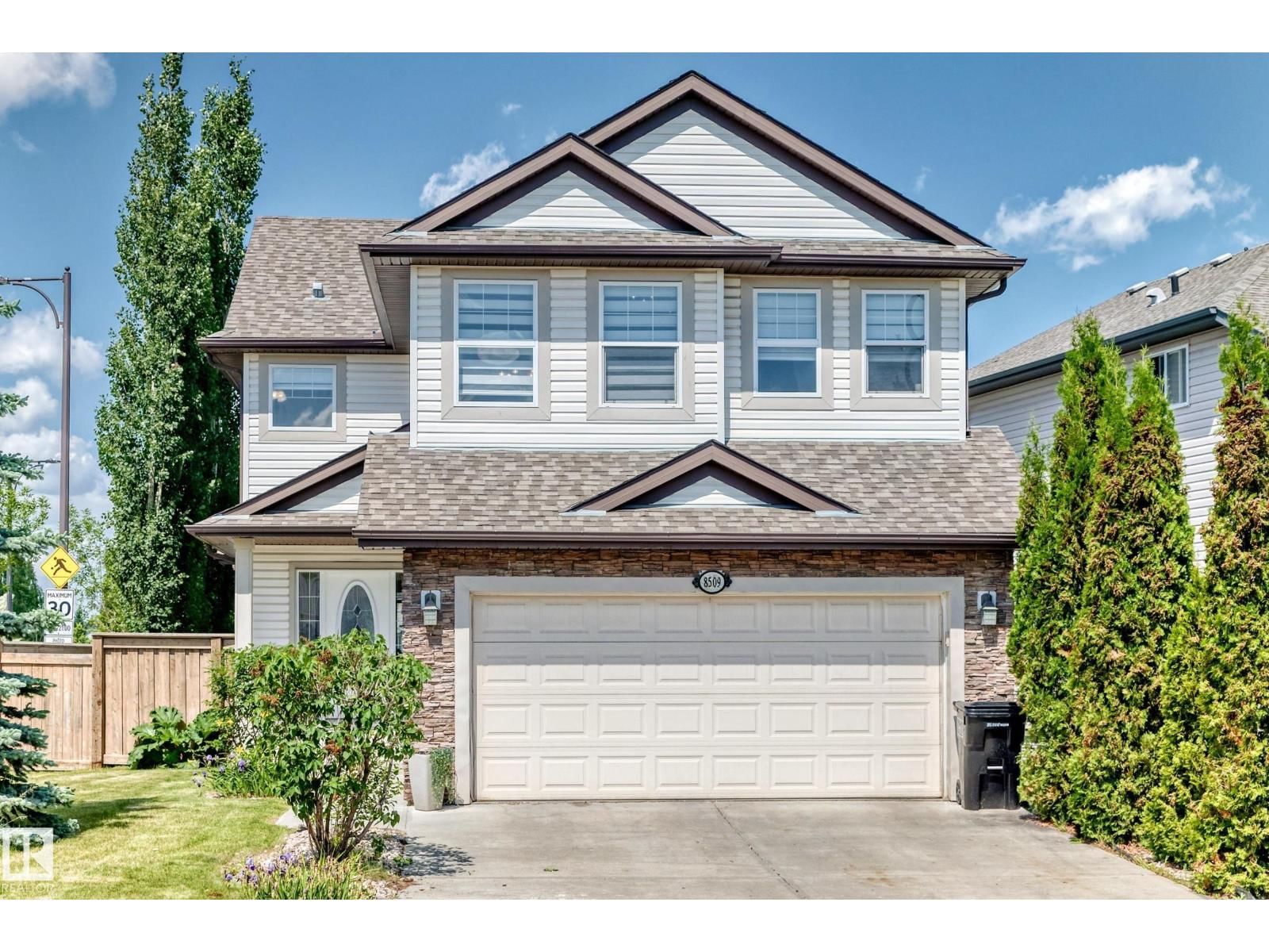8509 SLOANE CR, Edmonton, Alberta T6R 0L1