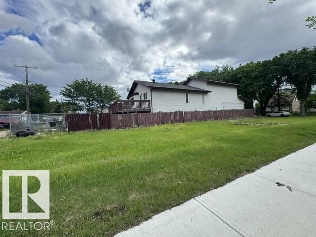 11447 90 ST, Edmonton, Alberta T5B 3X8