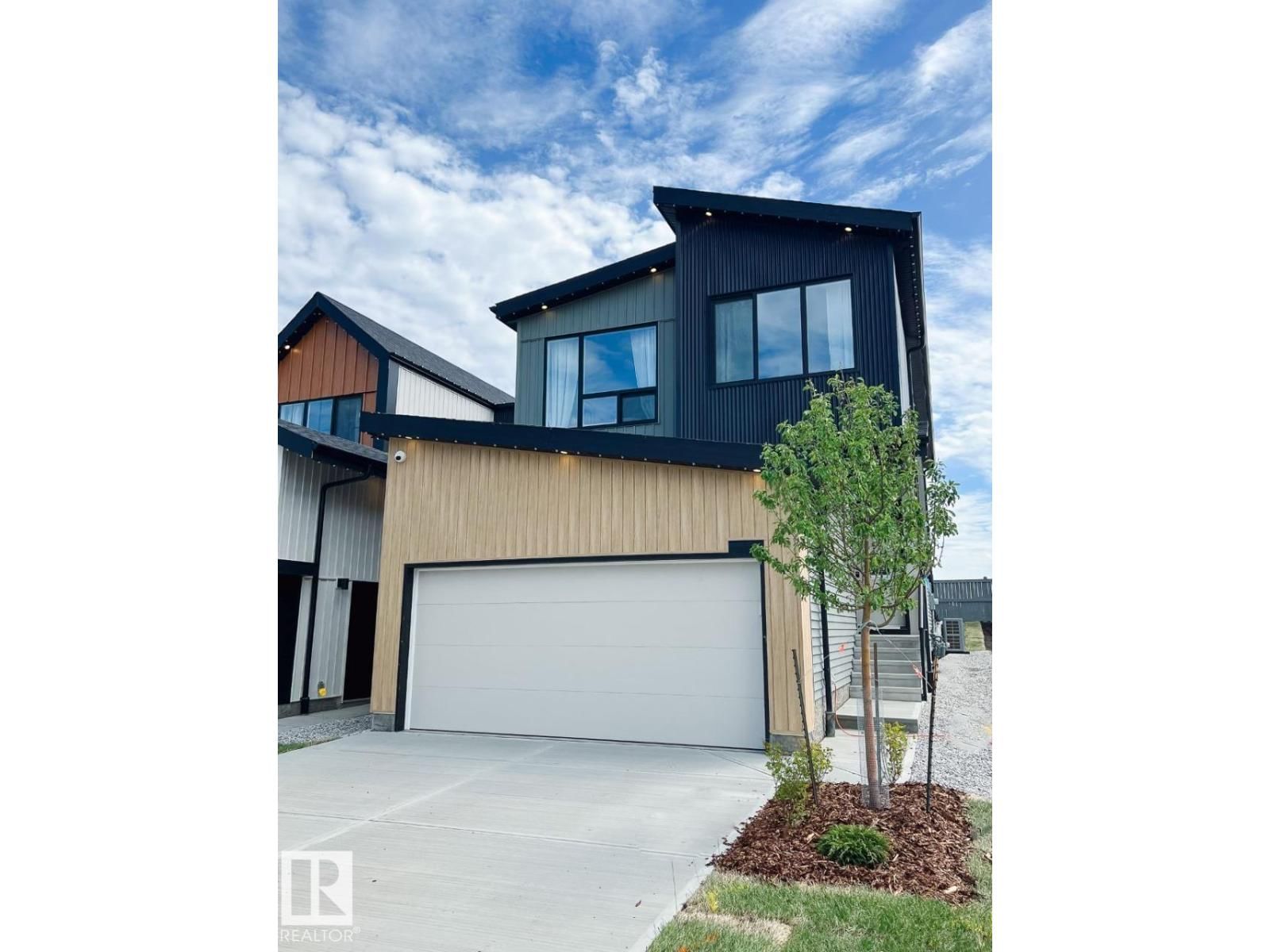 1564 Keswick DR, Edmonton, Alberta T6W 5R8