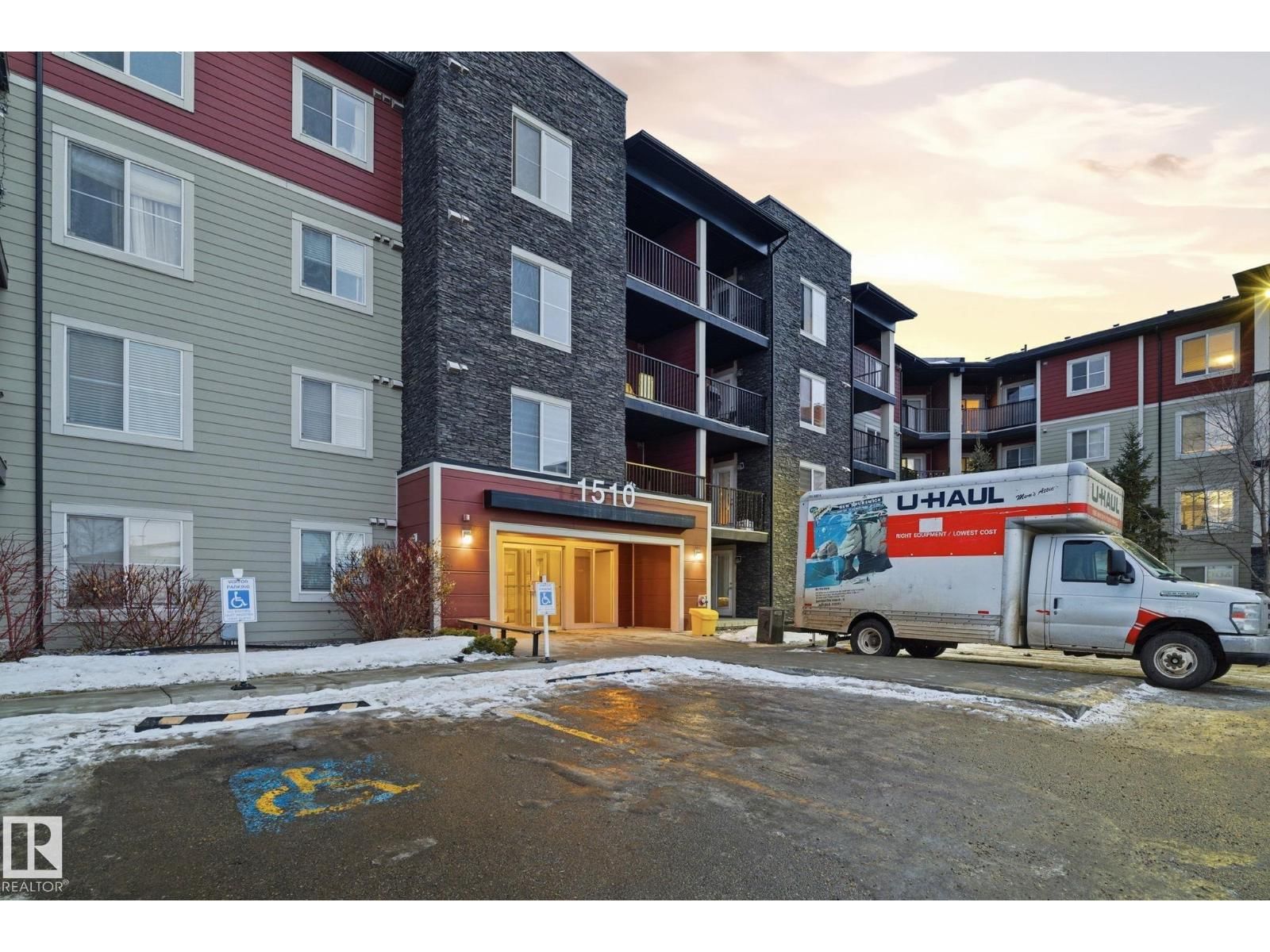 1510 WATT DR, Edmonton, Alberta T6X 2E6