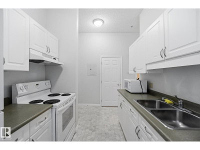 11446 40 AV NW | Edmonton Alberta | Slide Image Seven