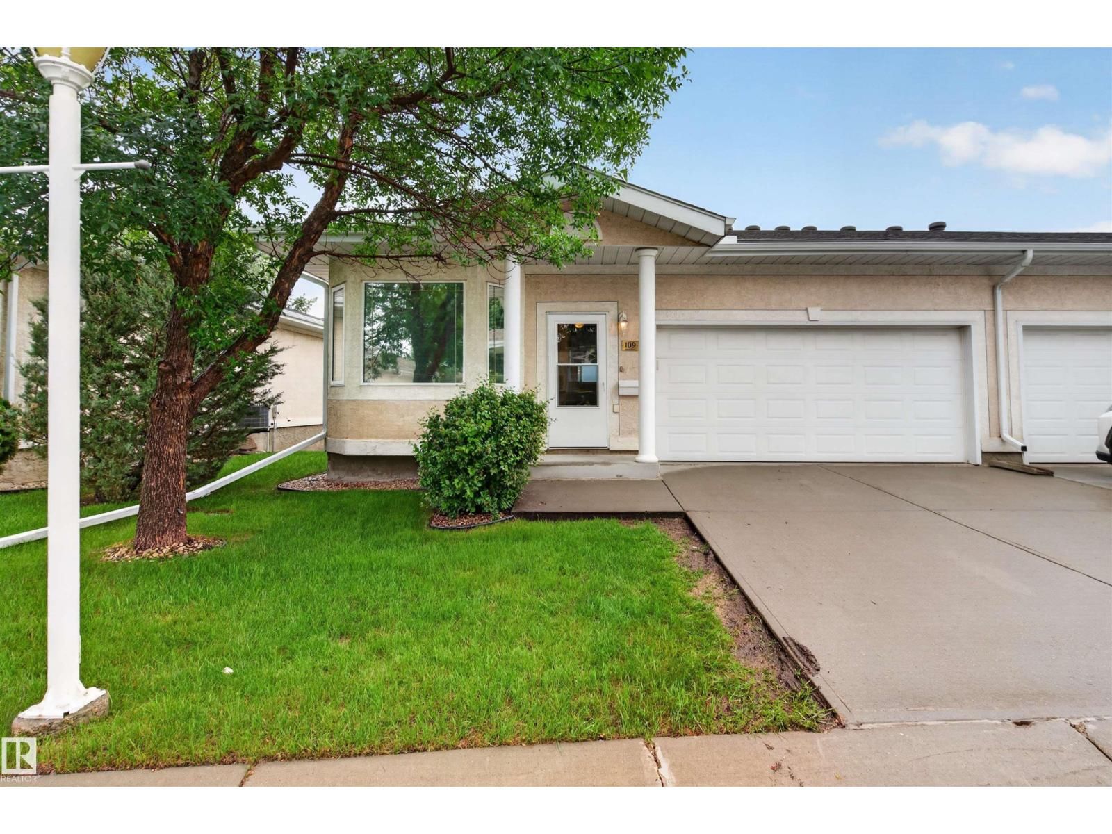 109 FALCONER CT, Edmonton, Alberta T6R 2V8