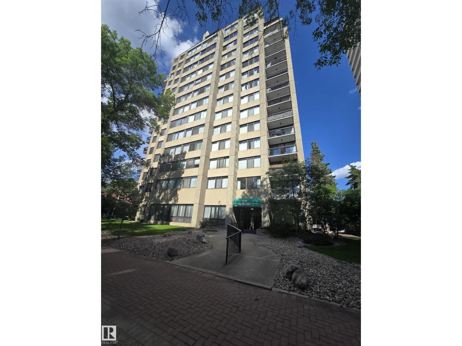 1204 9921 104 ST NW, Edmonton, Alberta T5K 2K3