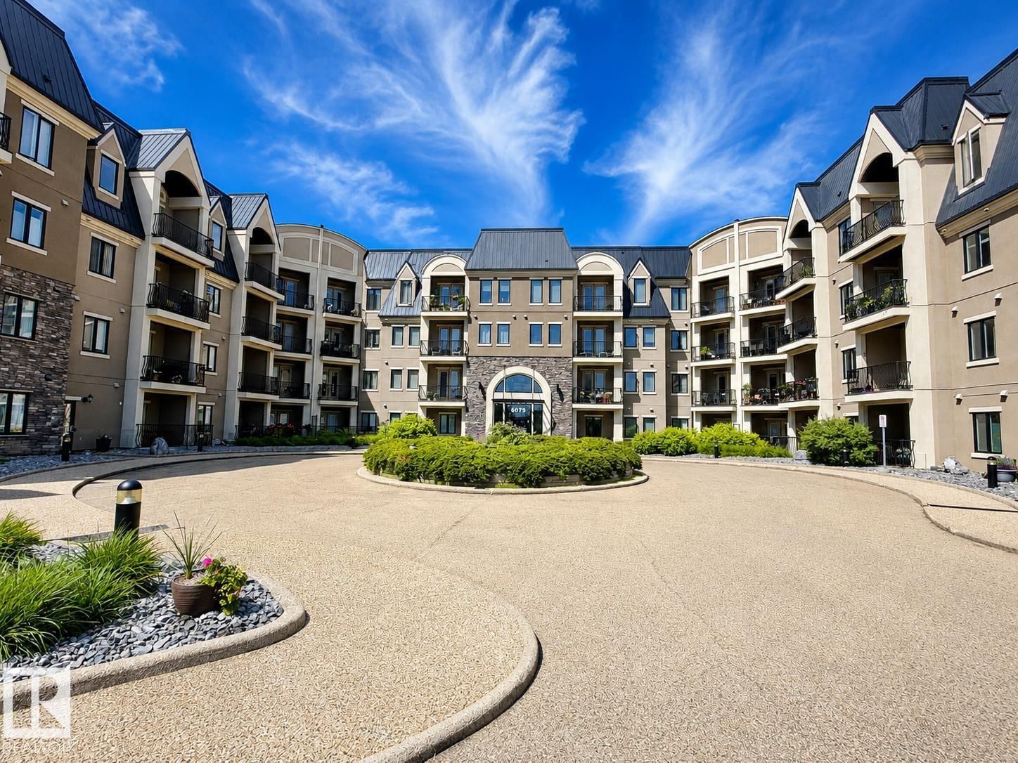 355 Maynard WY, Edmonton, Alberta T6R 0S4
