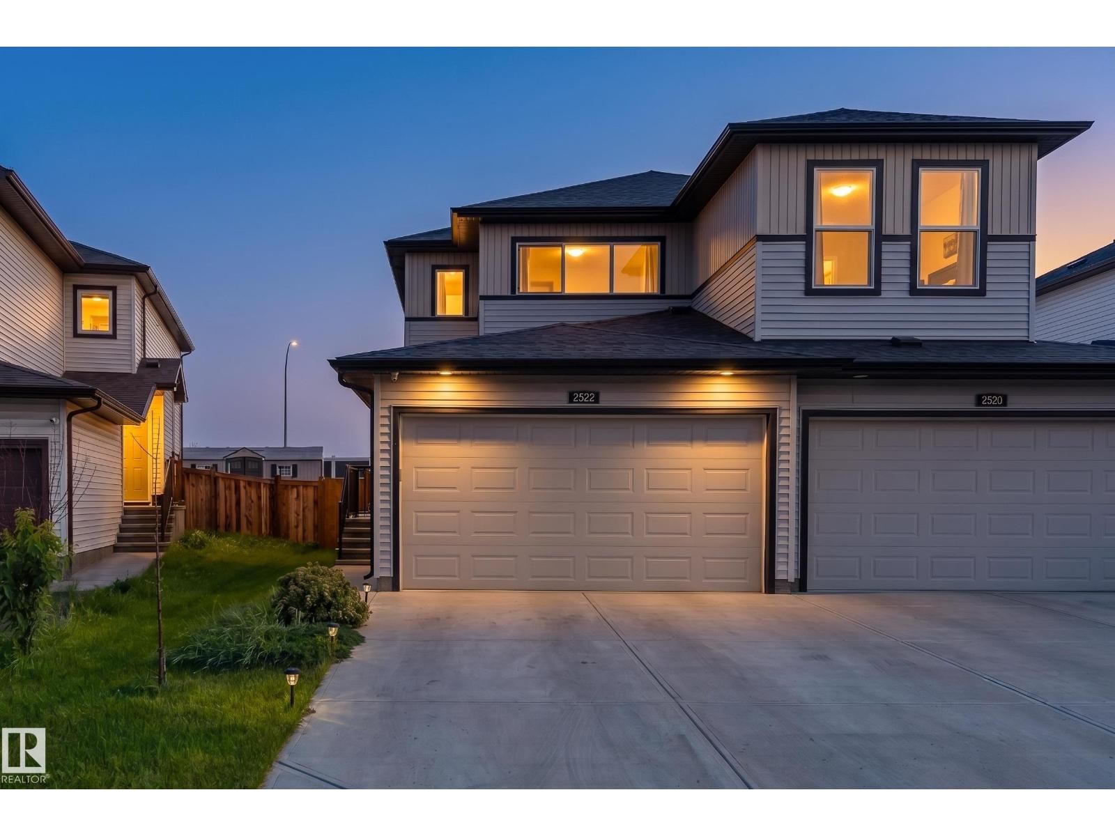 2522 152 AV, Edmonton, Alberta T5Y 3Z1