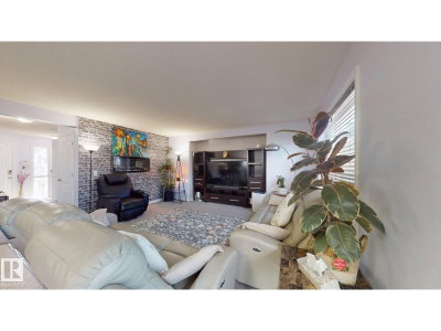 1808 36 AV NW | Edmonton Alberta | Slide Image Eleven