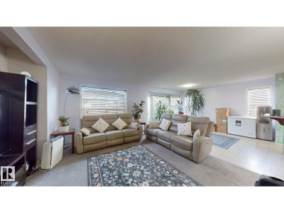 1808 36 AV NW | Edmonton Alberta | Slide Image Thirteen