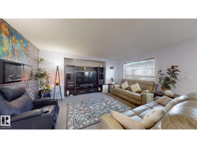 1808 36 AV NW | Edmonton Alberta | Slide Image Fourteen