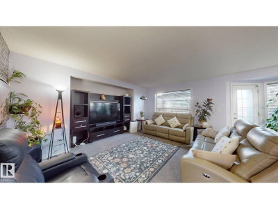 1808 36 AV NW | Edmonton Alberta | Slide Image Sixteen