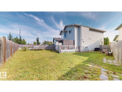 1808 36 AV NW | Edmonton Alberta | Slide Image Thirty-three