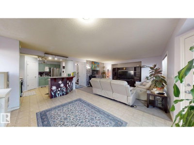 1808 36 AV NW | Edmonton Alberta | Slide Image Nine