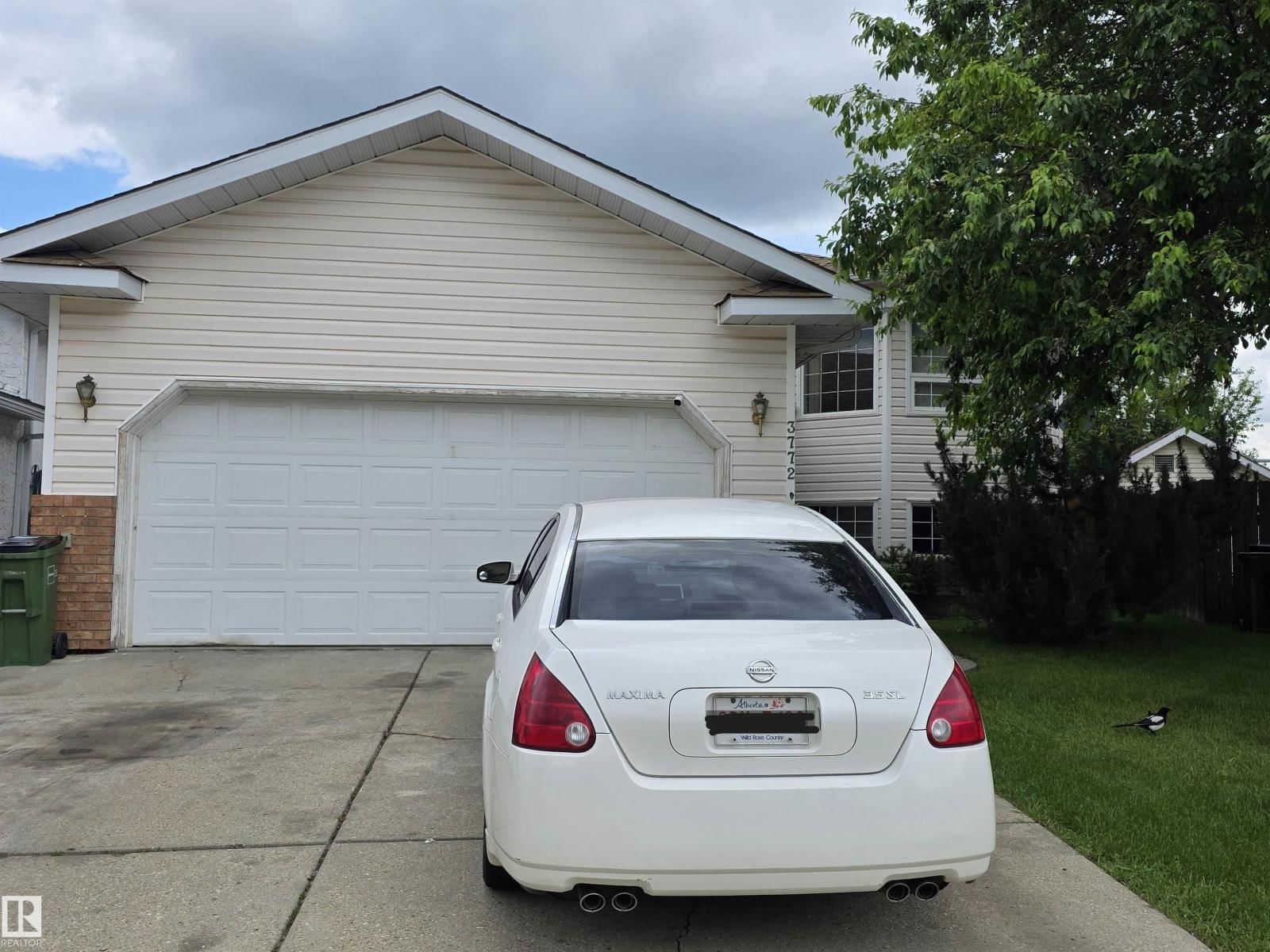 3772 48 ST NW, Edmonton, Alberta T6L 3T3