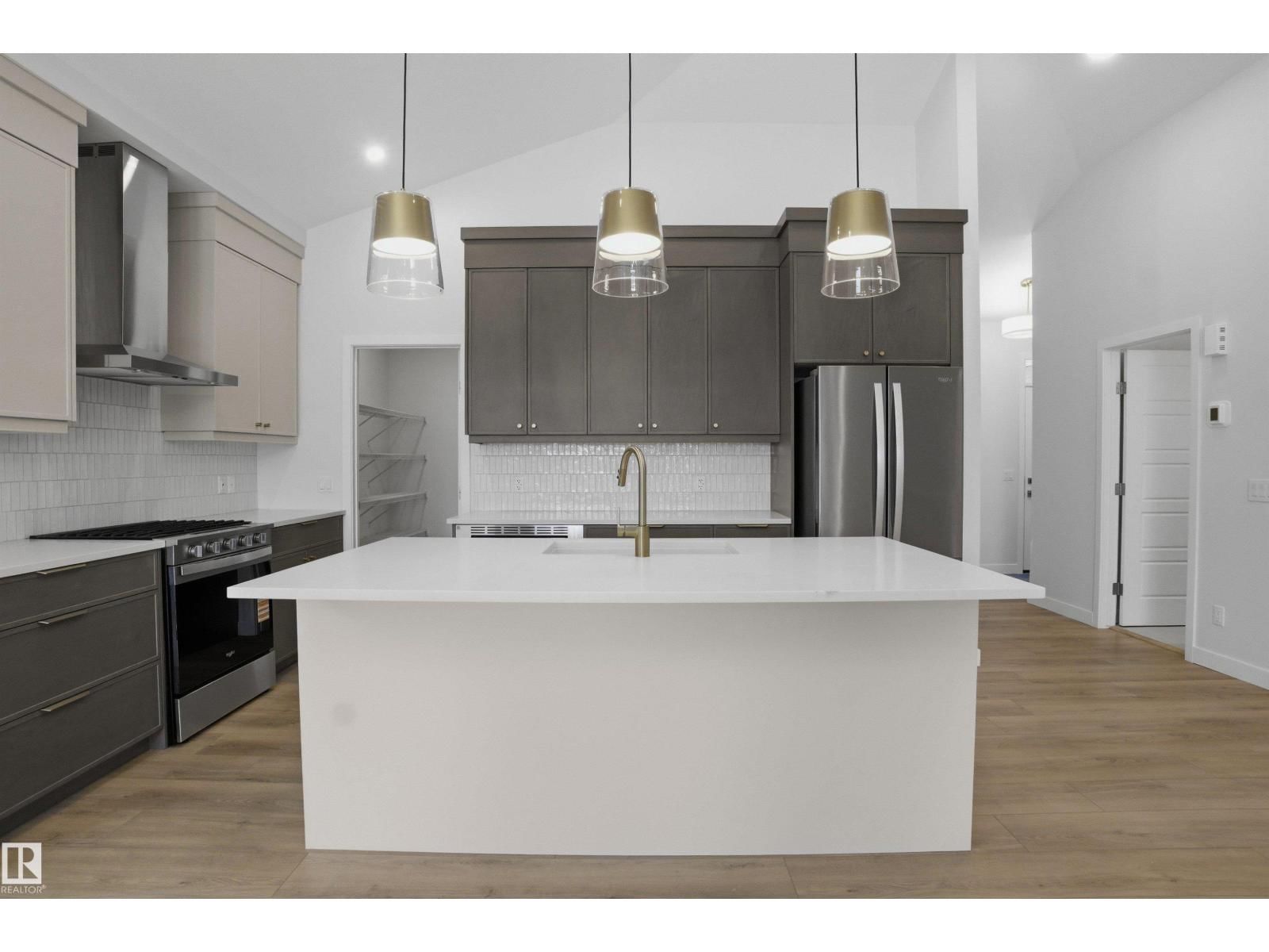 3706 CROSS LANDING LD, Edmonton, Alberta T6W 4M8