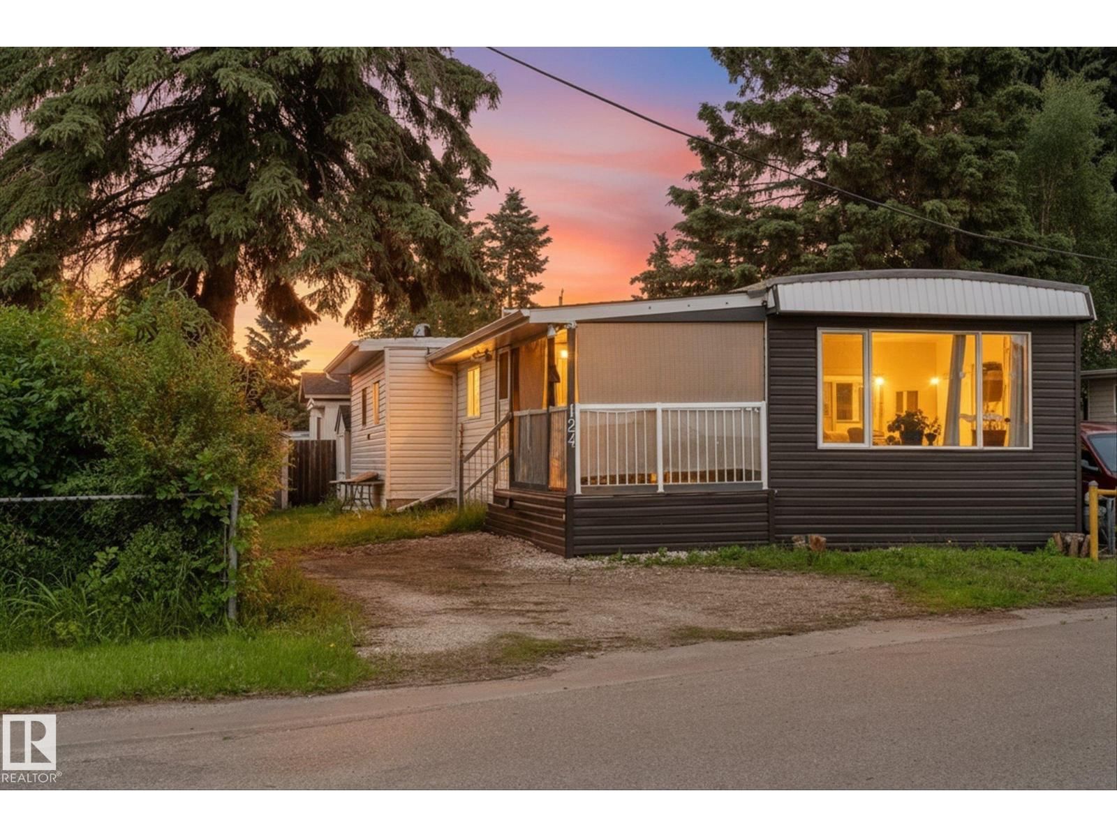124 calahoo RD, Spruce Grove, Alberta T7X 3K7