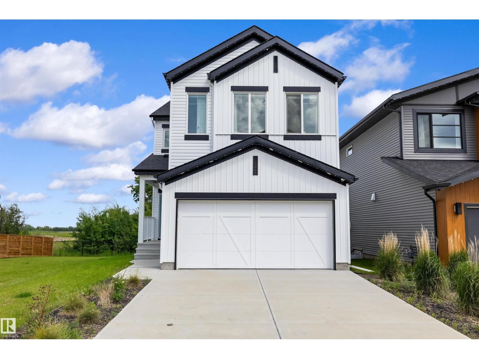 17431 7 ST, Edmonton, Alberta T5Y 4E7