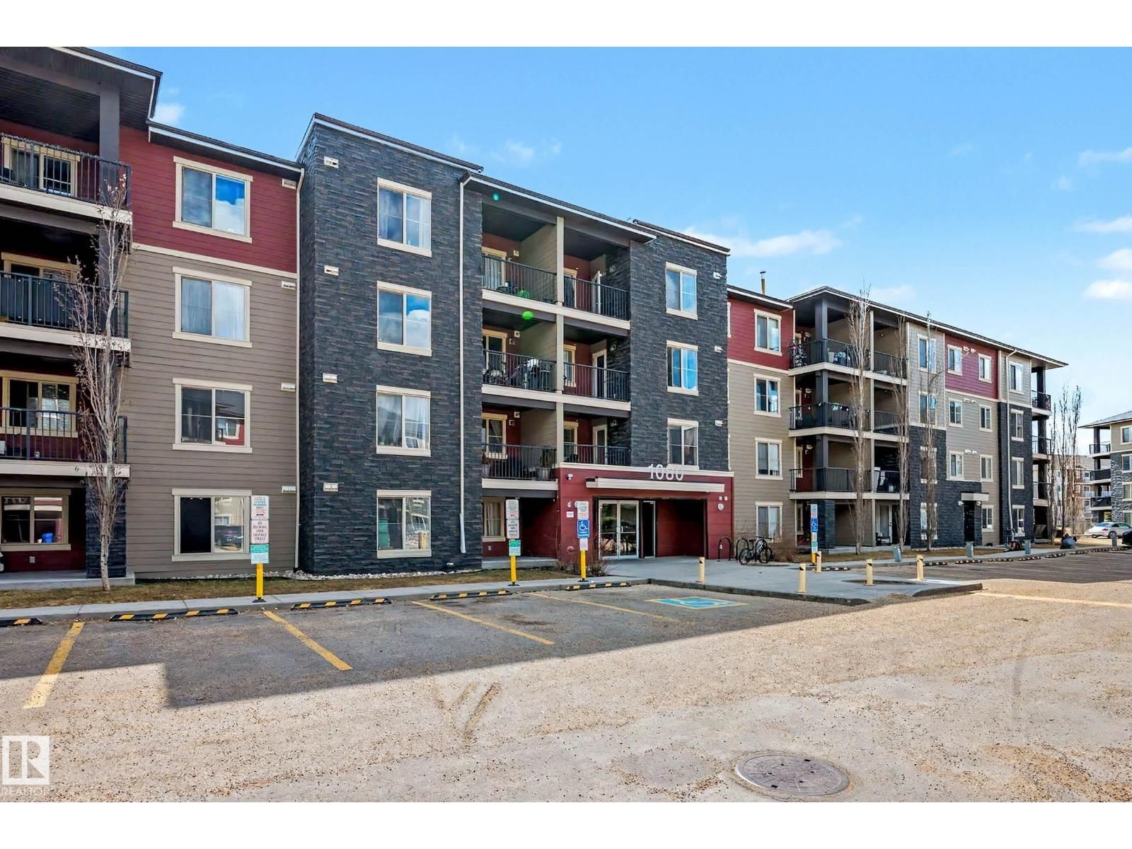 1080 MCCONACHIE BV, Edmonton, Alberta T5Y 0K8