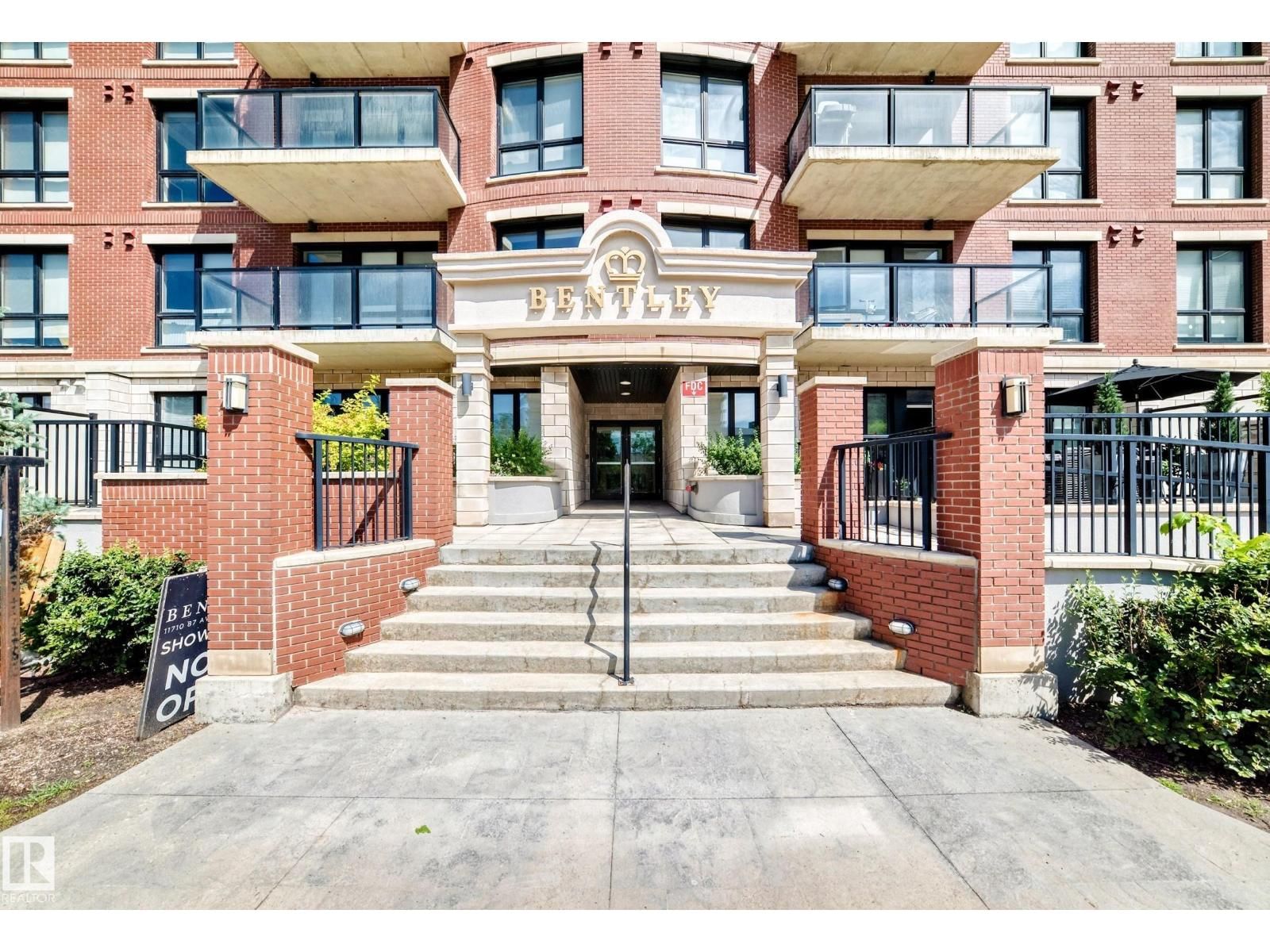 11710 87 AV, Edmonton, Alberta T6G 0Y3
