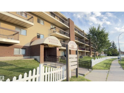 10511 19 AV | Edmonton Alberta | Slide Image Two