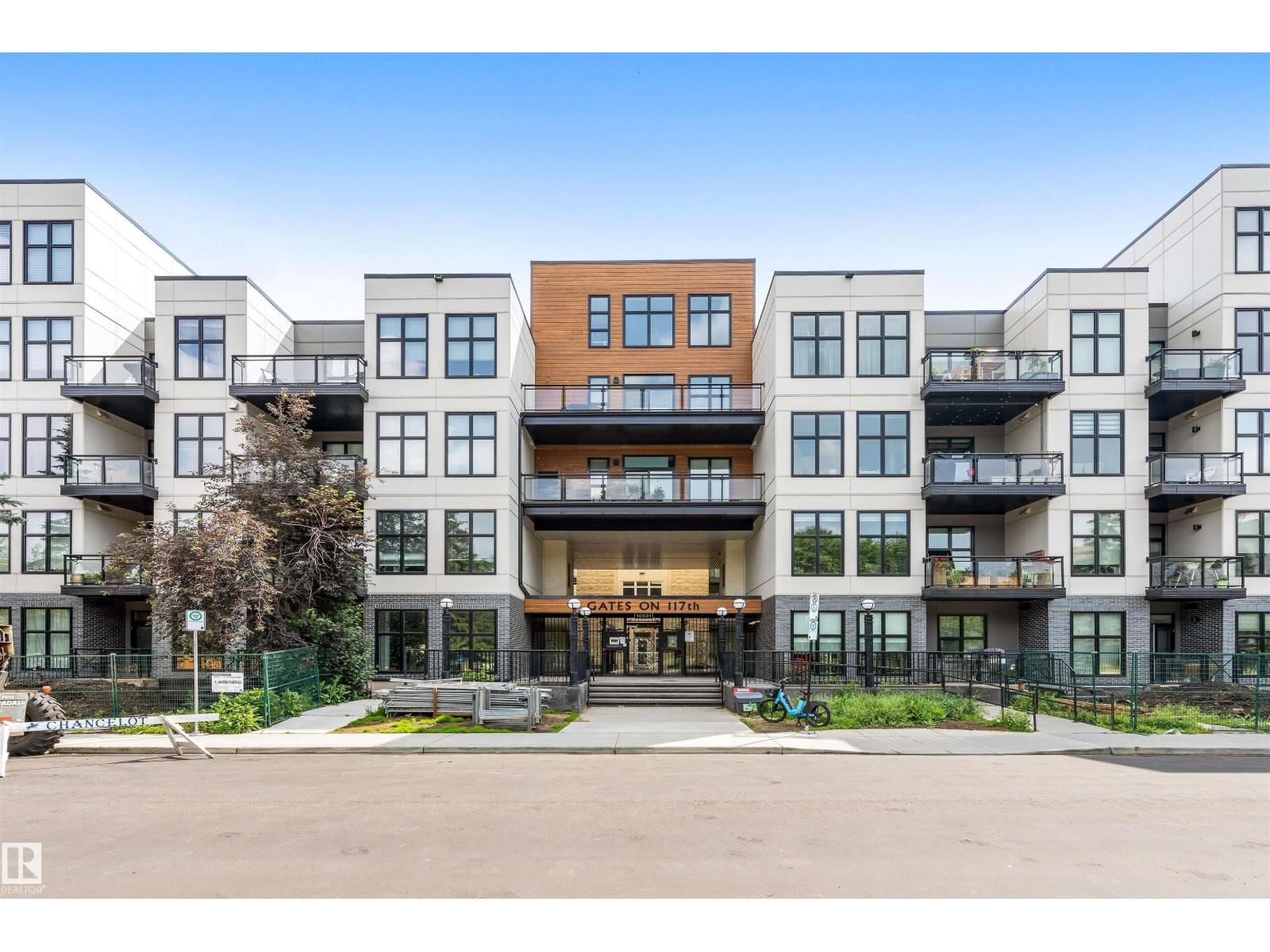 10531 117 ST, Edmonton, Alberta T5H 0A8