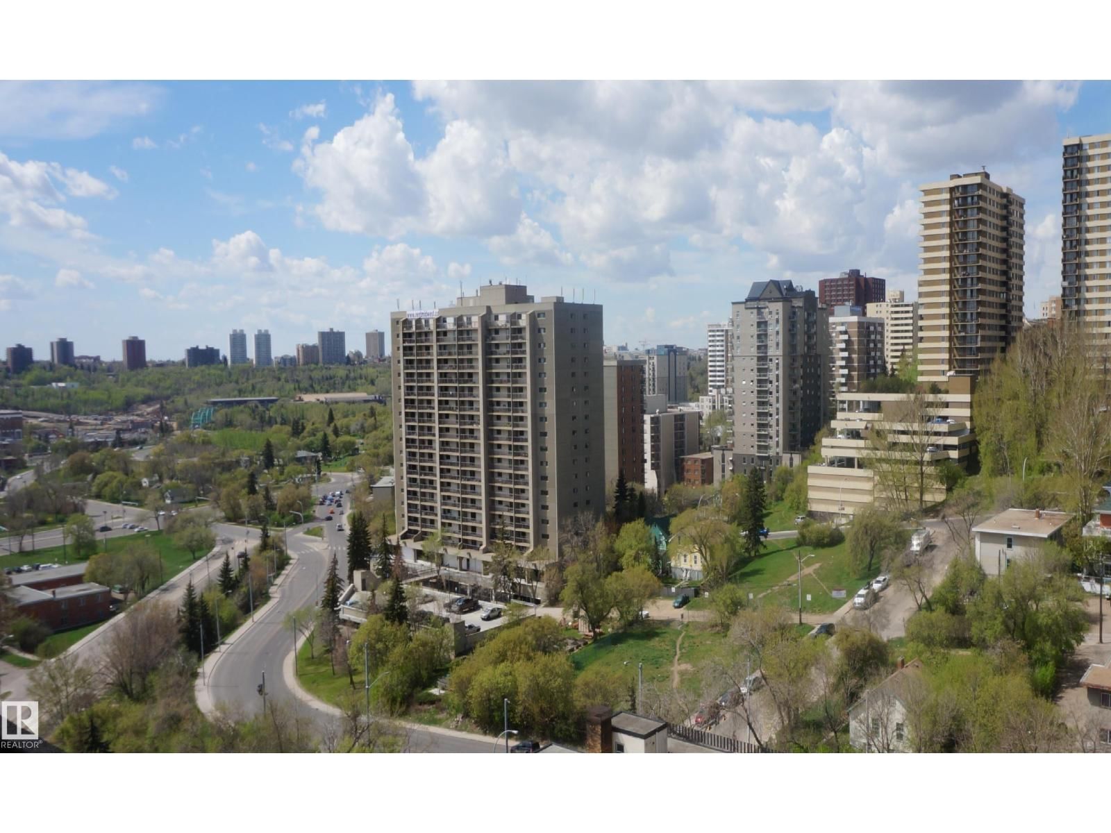 9918 101 ST NW, Edmonton, Alberta T5K 2L1