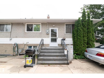 8316 73 AV | Edmonton Alberta | Slide Image Seven