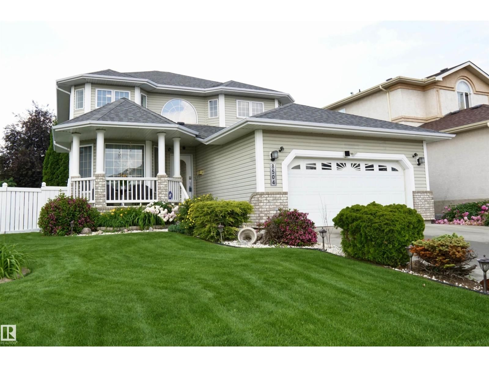 8504 160A AV, Edmonton, Alberta T5Z 3K2