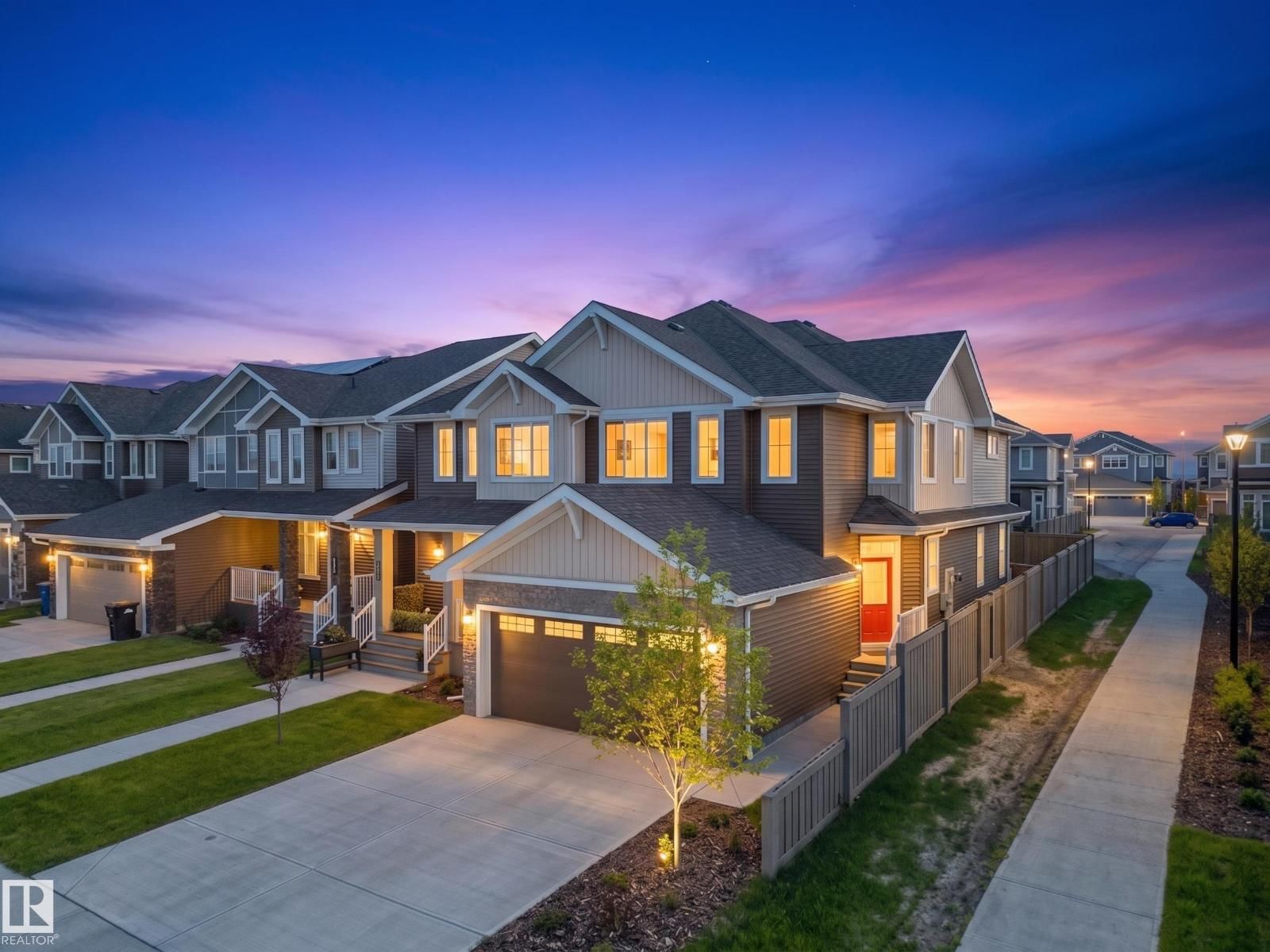 3332 168 ST, Edmonton, Alberta T6W 5M2