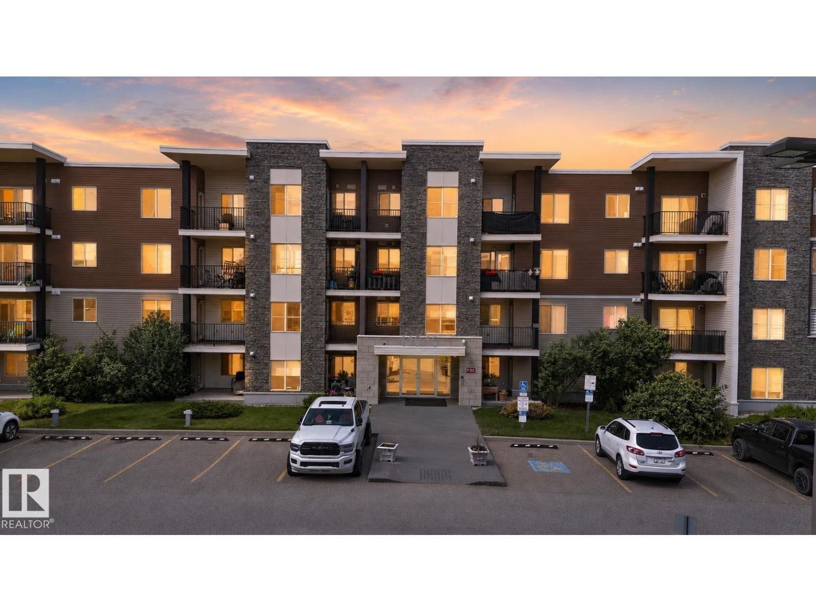 11816 22 AV, Edmonton, Alberta T6W 2A2