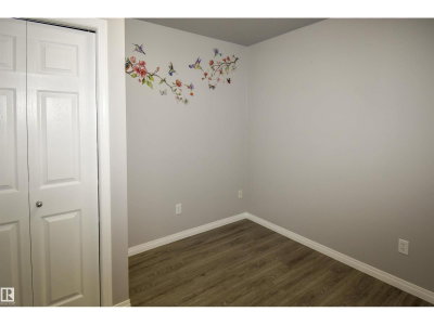 72 Hartwick LD | Spruce Grove Alberta | Slide Image Sixteen