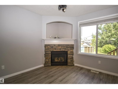 72 Hartwick LD | Spruce Grove Alberta | Slide Image Eight
