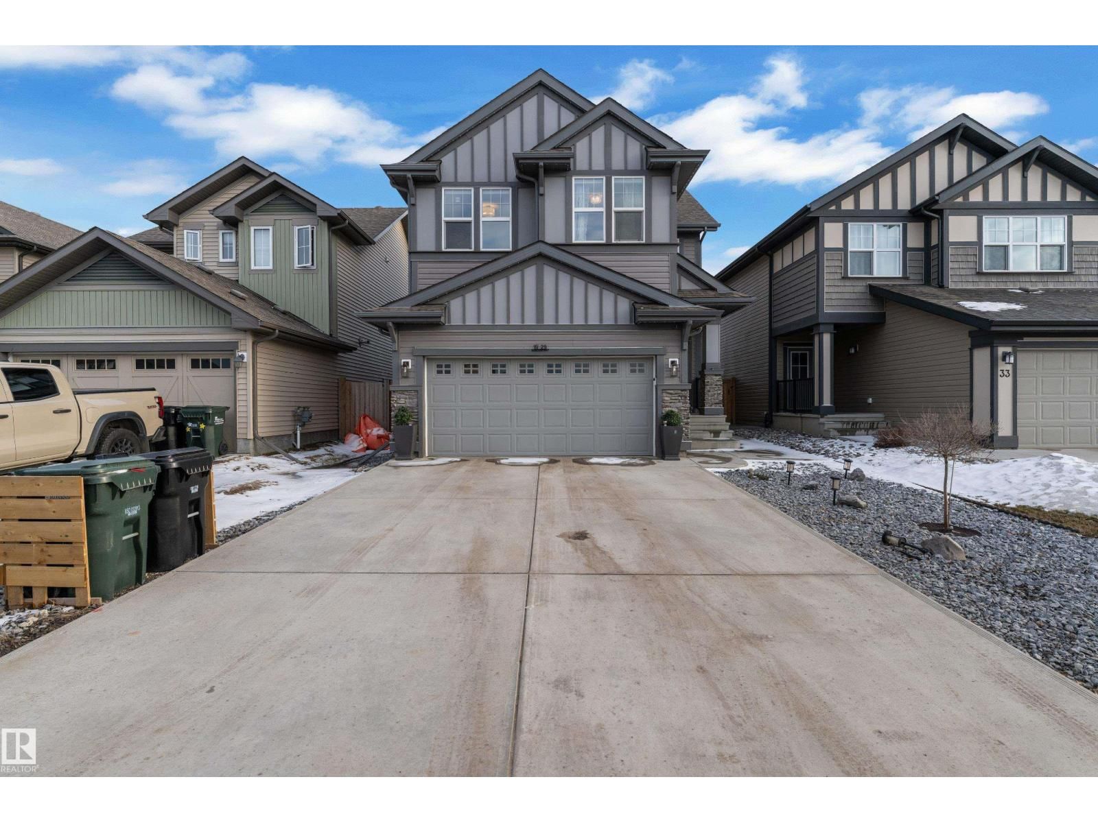 29 SUNLAND WY, Sherwood Park, Alberta T8H 0Z4