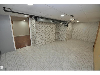 617 MILLBOURNE RD E NW | Edmonton Alberta | Slide Image Twenty-three