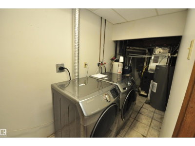 617 MILLBOURNE RD E NW | Edmonton Alberta | Slide Image Twenty-four