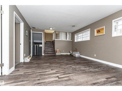 11512 24 AV | Edmonton Alberta | Slide Image Twenty-eight