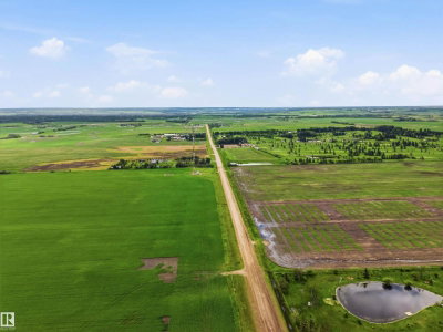 55111 Range Road 230 | Rural Sturgeon County Alberta | Slide Image Seven