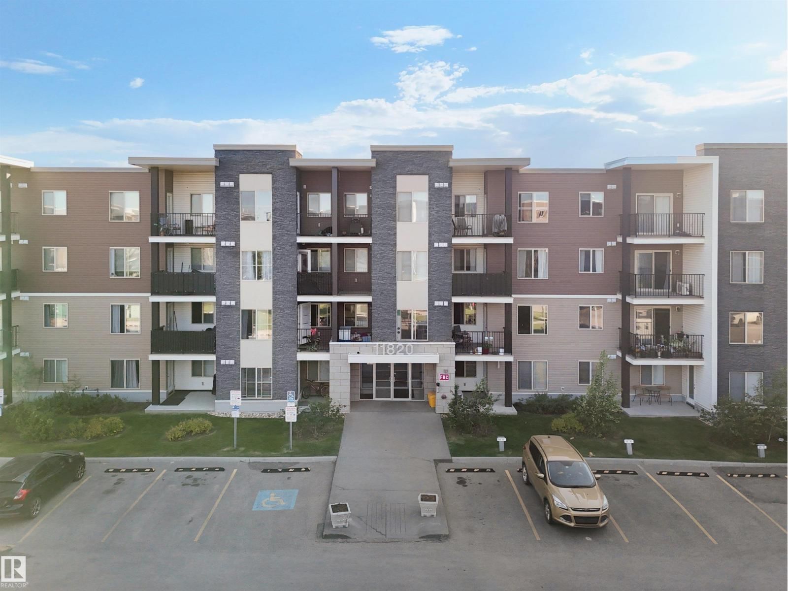 11820 22 AV, Edmonton, Alberta T6W 2A2