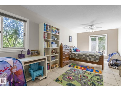 860 41 AV | Edmonton Alberta | Slide Image Thirteen