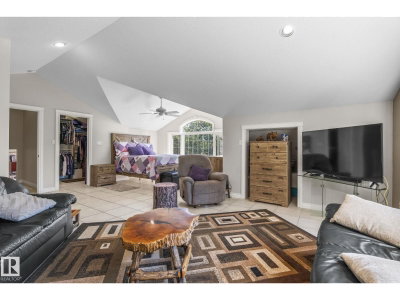 860 41 AV | Edmonton Alberta | Slide Image Twenty