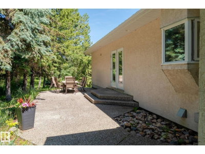 860 41 AV | Edmonton Alberta | Slide Image Forty