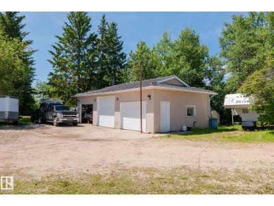 860 41 AV | Edmonton Alberta | Slide Image Forty-four