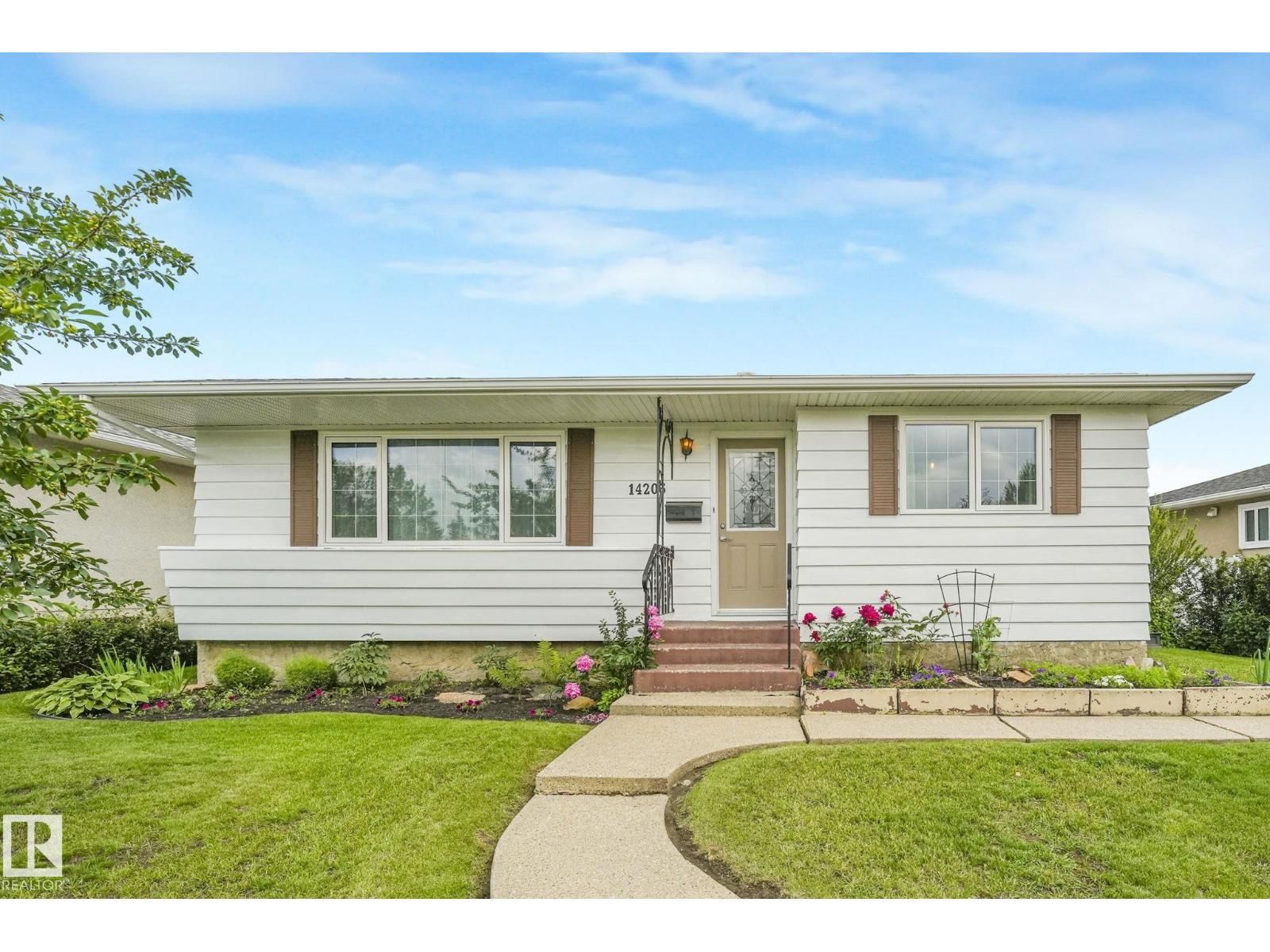 14203 74 ST, Edmonton, Alberta T5C 0Y1