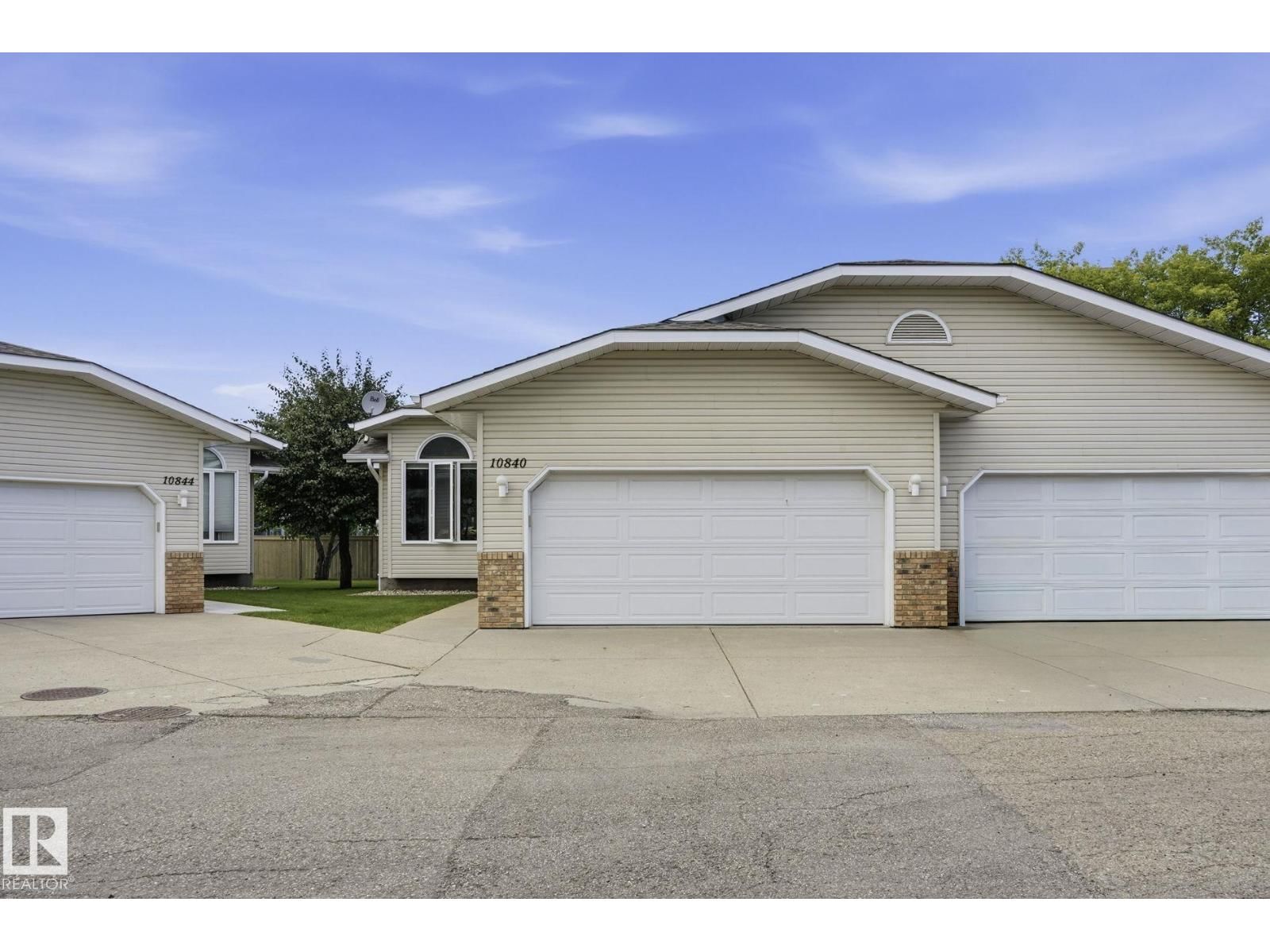 10840 25 AV, Edmonton, Alberta T5J 6N5