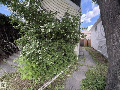 11511 101 ST | Edmonton Alberta | Slide Image Forty-three