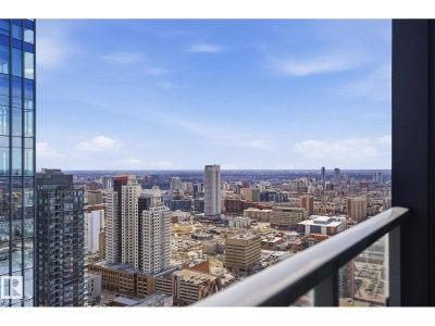 3308 10360 ST | Edmonton Alberta | Slide Image Fifteen