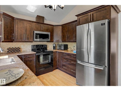 425 BUCHANAN RD | Edmonton Alberta | Slide Image Thirteen