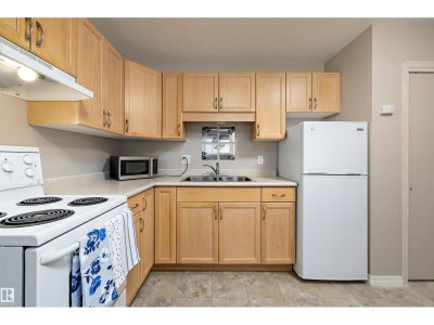 8803 101 ST | Edmonton Alberta | Slide Image Two