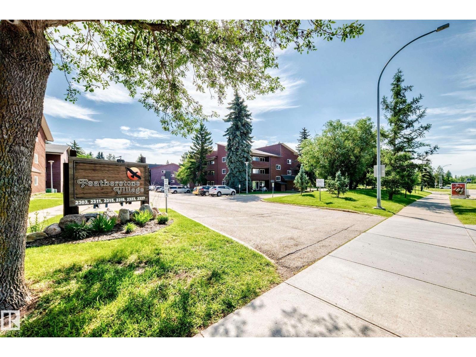 2303 119 ST, Edmonton, Alberta T6J 4E2